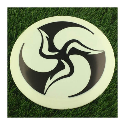 Dynamic Discs Fuzion Vandal with DyeMax Huk Lab Trifly Stamp - 174g - Solid White