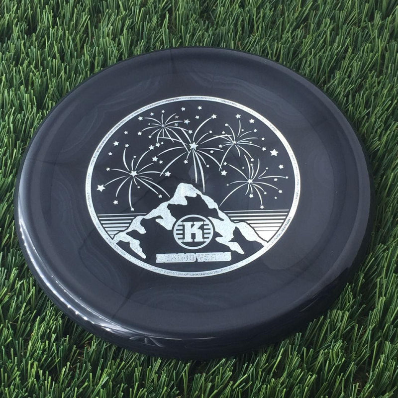 Kastaplast K1 Swirl Berg with 10 Year Anniversary Special Edition Stamp- 173 Black