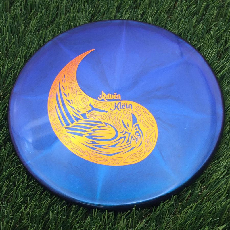 Dynamic Discs Lucid Chameleon Suspect with Raven Klein Yin and Yang Raven Stamp- 175 Blue