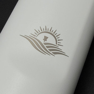 Dynamic Discs Chug stainless steel water bottle featuring a gray sun and waves logo on a white textured surface.