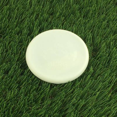 White Kastaplast Mini Berg marker disc featuring the embossed BERG logo with Kastaplast branding underneath.