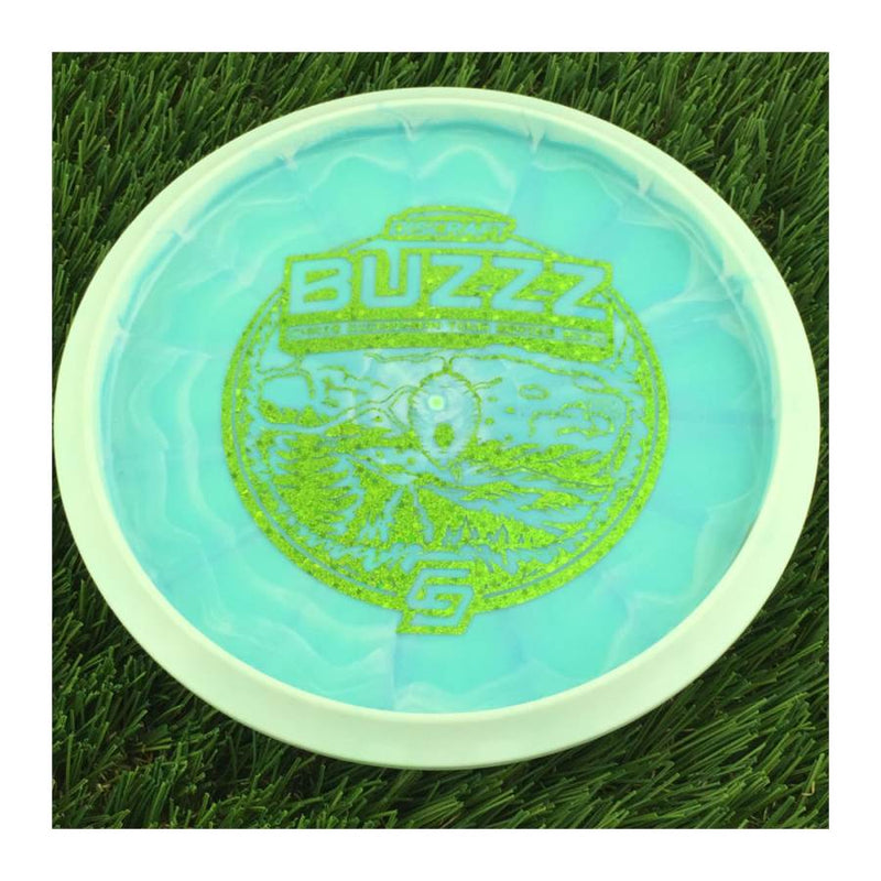 Discraft ESP Swirl Buzzz with Chris Dickerson Tour Series 2023 Stamp - 180g - Solid Light Blue